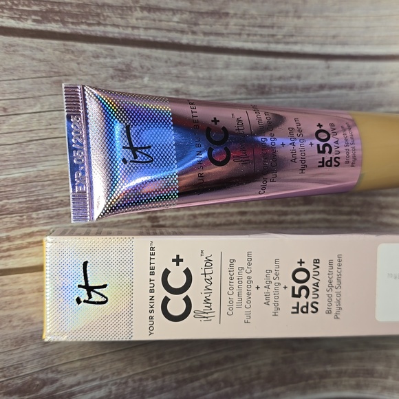 It CC+ Illumination SPF 50+ Light Exp 5/25 NIB 32ml** - Picture 3 of 3